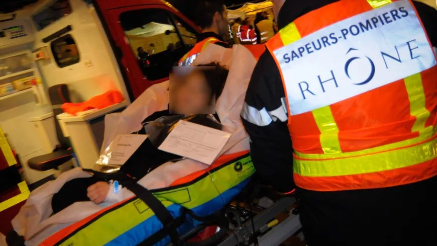 Drame près de Lyon : un accident fait un mort et huit blessés, trois enfants touchés