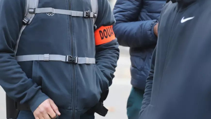 Près de Lyon : prison ferme pour l’homme interpellé avec plus de 15 000 euros en liquide