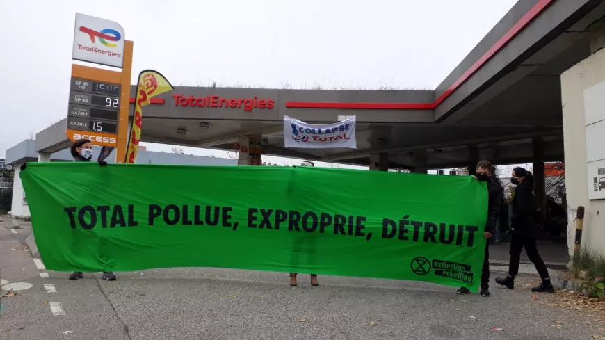 Lyon : deux stations TotalEnergies sabotées par des militants d’Extinction Rebellion