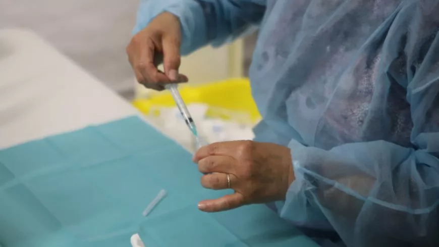 Covid-19 : une opération de vaccination destinée aux enfants à risque organisée à Lyon