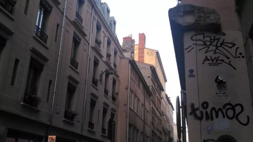 Lyon : une chute de cheminée gêne la circulation dans le 1er arrondissement
