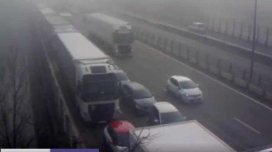 Près de Lyon : l'A42 coupée plusieurs heures après un carambolage mortel