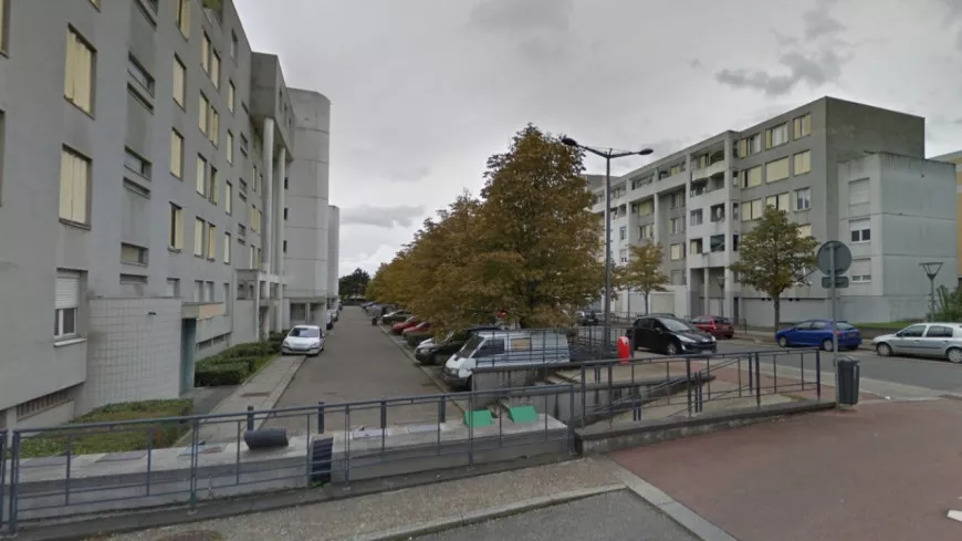 Lyon : une voiture criblée de balles à la Duchère lors d'une tentative de meurtre