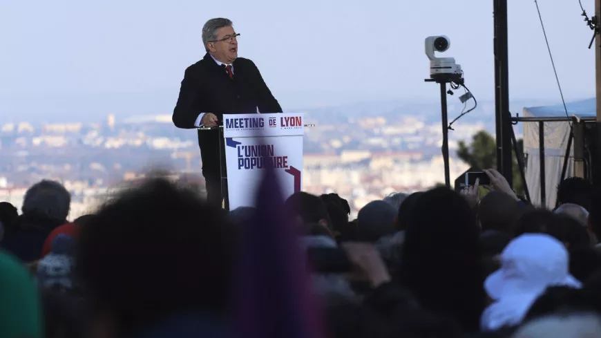 Lyon : Jean-Luc Mélenchon, le meeting du "candidat de la paix" à la Croix-Rousse
