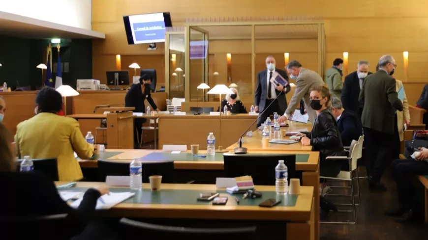 Lyon : les maires en visite au tribunal pour mieux comprendre le monde de la justice