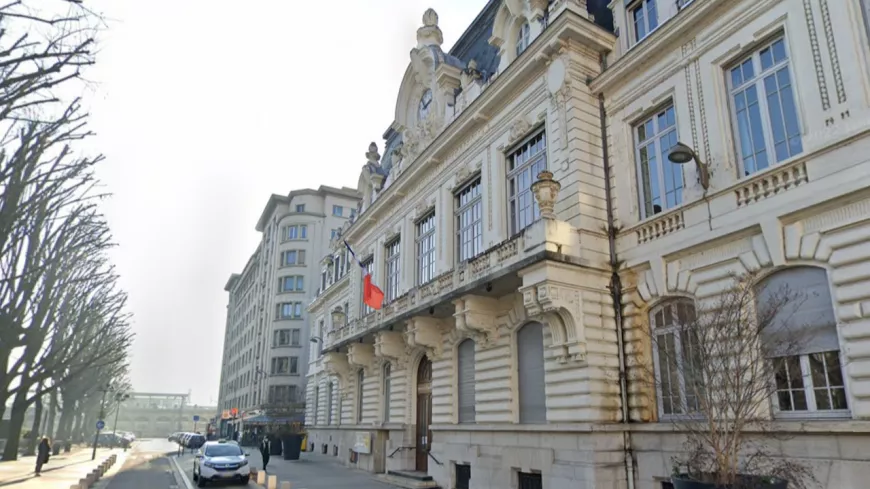 Rue "inaugurée" 10 ans après, jeu de rôle apocalyptique : à quoi joue la mairie du 7e à Lyon ?
