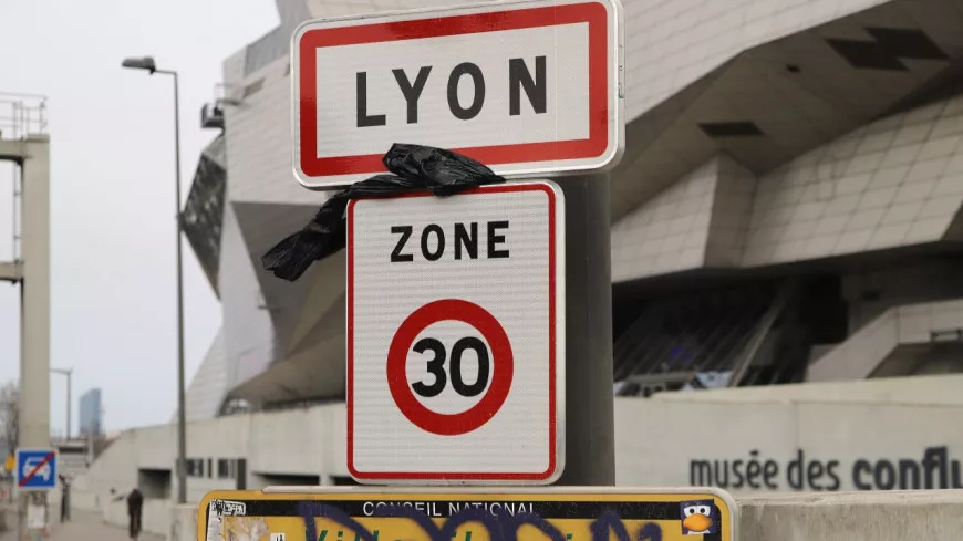 Lyon à 30km/h dès fin mars : tout ce qu’il faut savoir