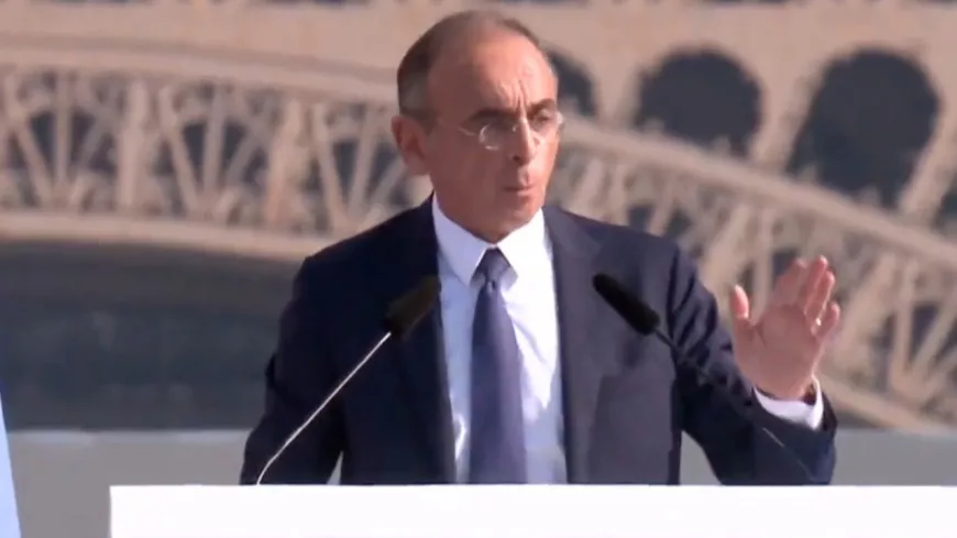 Présidentielle 2022 : Eric Zemmour fait applaudir le nom de Laurent Wauquiez lors de son meeting au Trocadéro