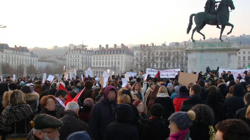 Lyon : manifestation "contre Macron" place Bellecour ce samedi