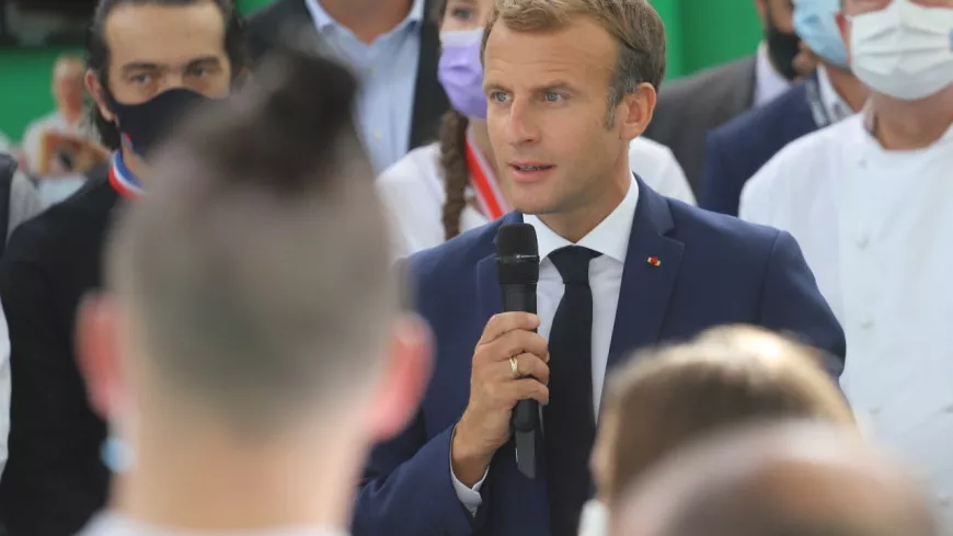 Présidentielle : Emmanuel Macron sans chichi dans le 2e arrondissement de Lyon
