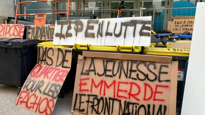 Lyon : des étudiants bloquent Sciences-Po pour protester contre le duel Macron-Le Pen