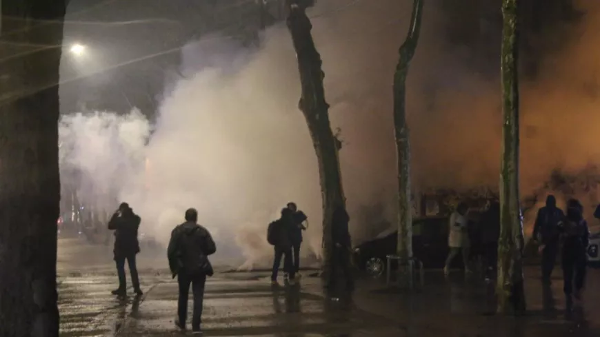 Tirs de mortier sur la mairie de Lyon 4e : Wauquiez, syndicats et préfet chargent Doucet sur sa réaction