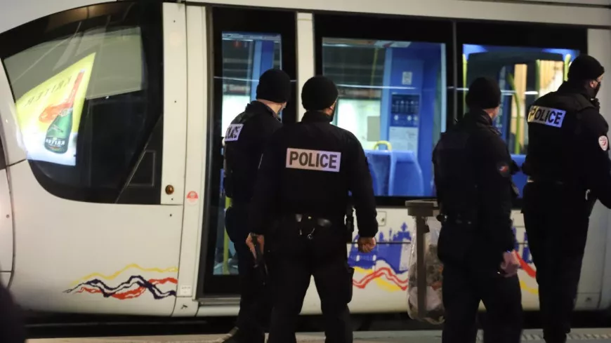 Lyon : un Algérien en situation irrégulière tente de voler une femme puis agresse un témoin
