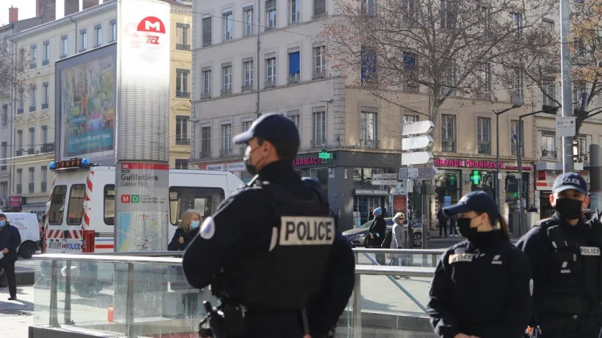 Lyon : deux hommes poignardés à la Guillotière, le suspect en fuite