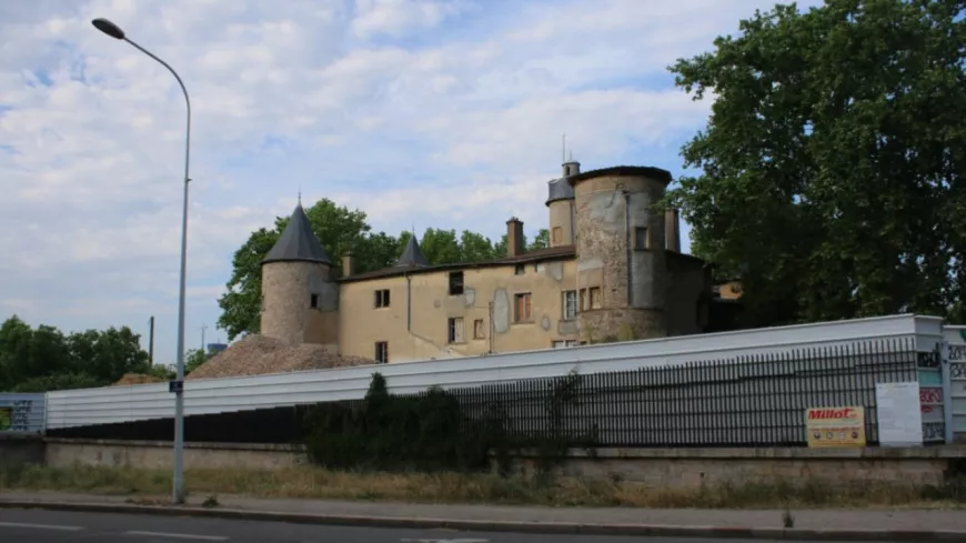Lyon : le toit du château du parc Blandan s'effondre, une expertise judiciaire est en cours