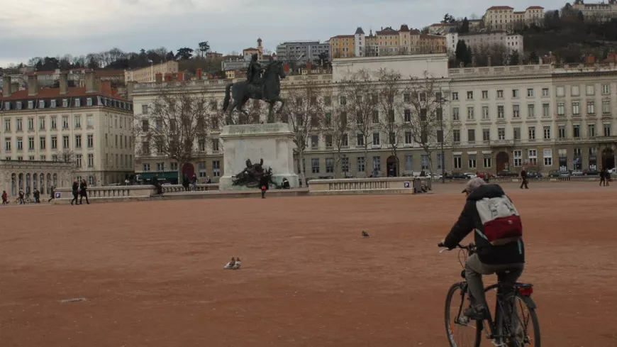 Convergence vélo : un cortège de cyclistes va rallier la place Bellecour depuis le parc de la Tête d'Or