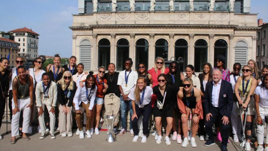 Lyon : la 8e Ligue des Champions de l’OL féminin fêtée avec le public depuis l’Hôtel de Ville