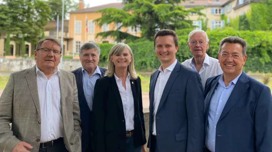 Législatives : un meeting de 500 personnes et le soutien de 6 maires de la 5e circonscription du Rhône pour Bastien Joint