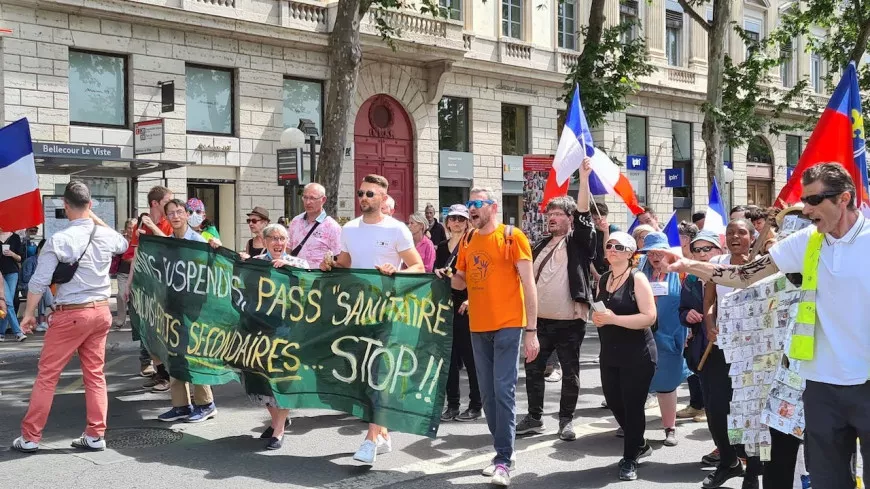 Lyon : une manifestation pour dénoncer les effets secondaires des vaccins anti-covid