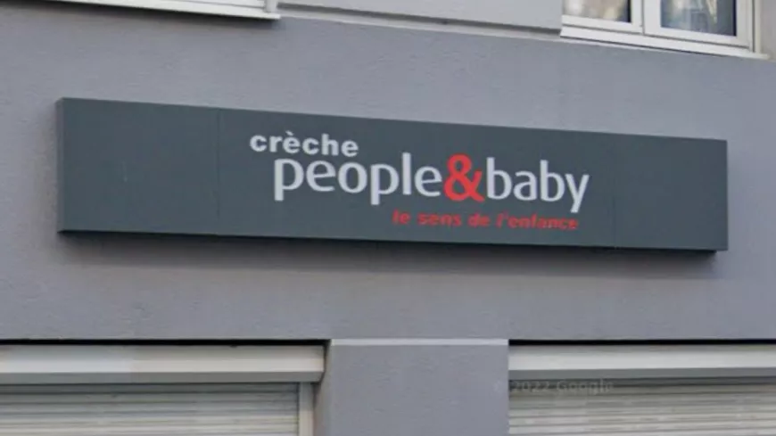 Bébé tué à Lyon : People & Baby organise un hommage et publie des témoignages pour se défendre