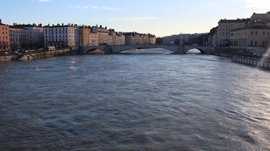 Lyon : Christophe Geourjon (UDI) réclame des piscines fluviales dans le Rhône et la Saône