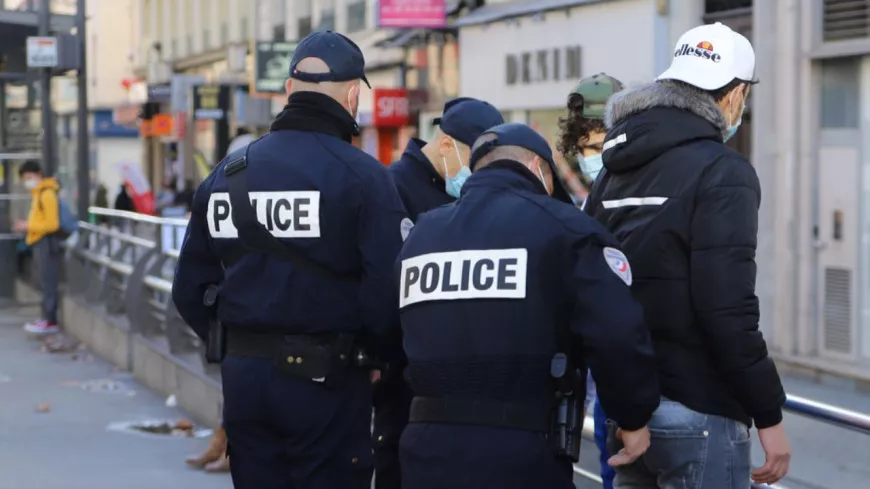 Policiers lynchés à la Guillotière : une information judiciaire ouverte "pour favoriser l'interpellation de tous les agresseurs"