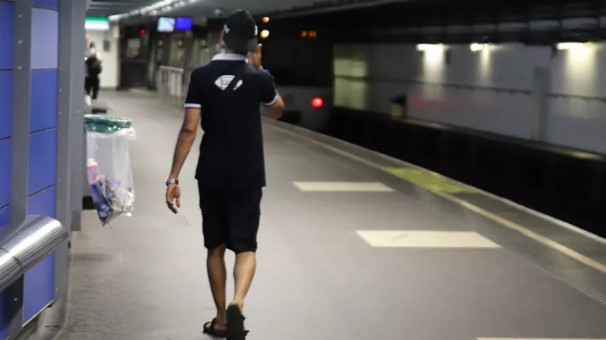 Lyon : il saute sur les voies du métro pour se suicider