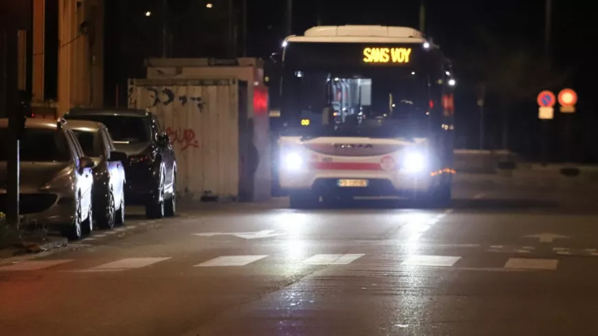 Villeurbanne : le chauffeur réclame le retour du calme dans son bus, un passager sort une lame