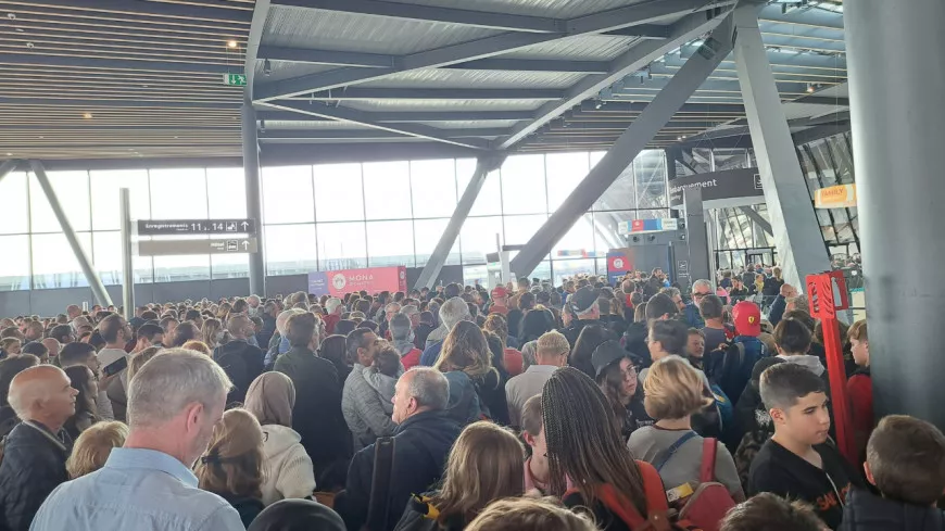 Lyon : une "suspicion sur un bagage", un terminal de l'aéroport Saint-Exupéry évacué