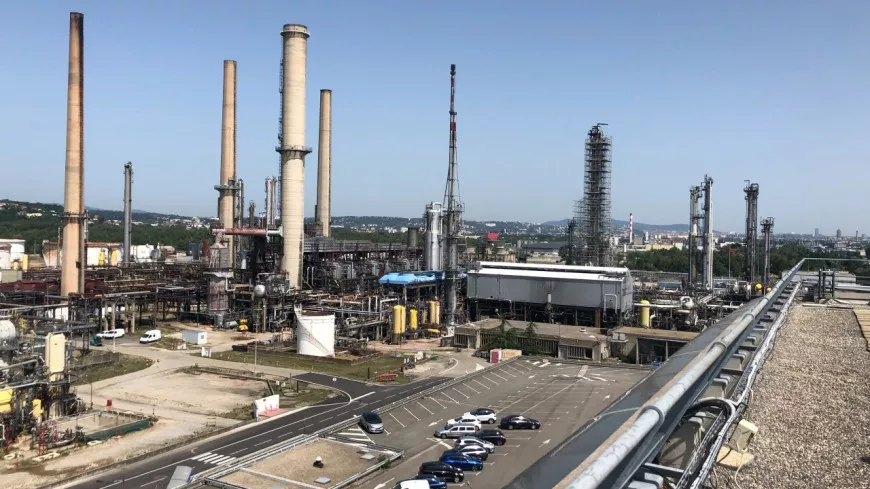 Raffinerie de Feyzin : la grève continue, elle durera "le plus longtemps possible"