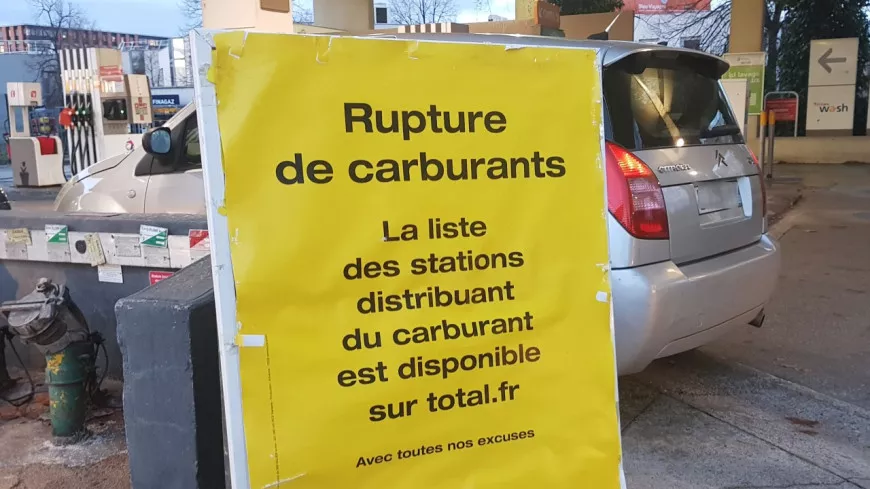 Pénurie d’essence dans le Rhône : le préfet donne priorité à la pompe à certains véhicules professionnels