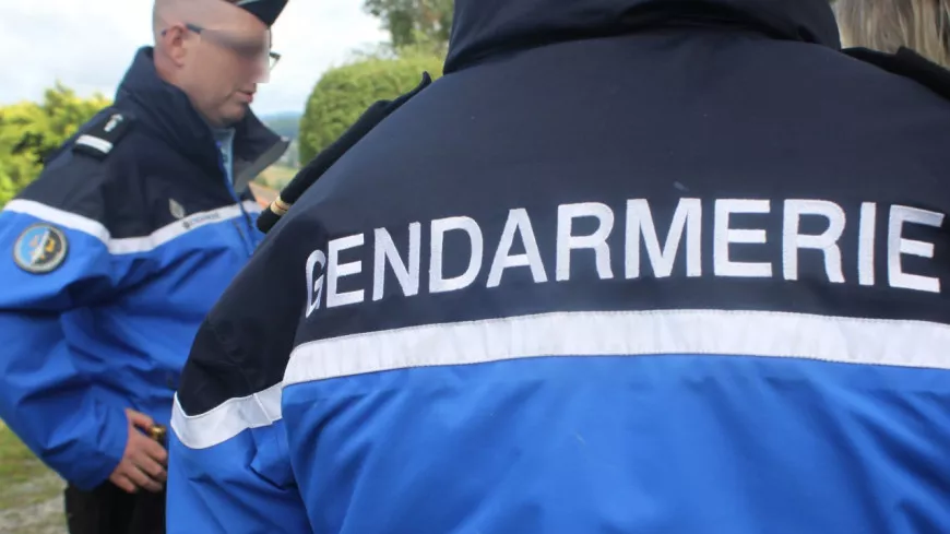 Rhône : la porte d’une boulangerie attaquée à coups de hache