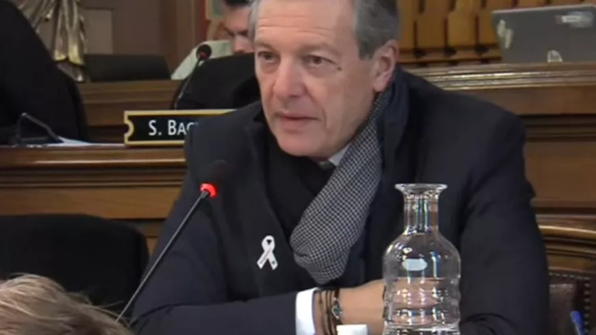 Pas de chauffage au conseil municipal de Lyon : les élus emmitouflés
