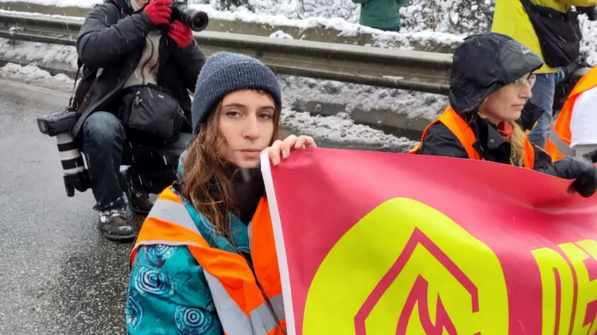 Les militants de Dernière Rénovation Lyon bloquent le tunnel du Mont-Blanc