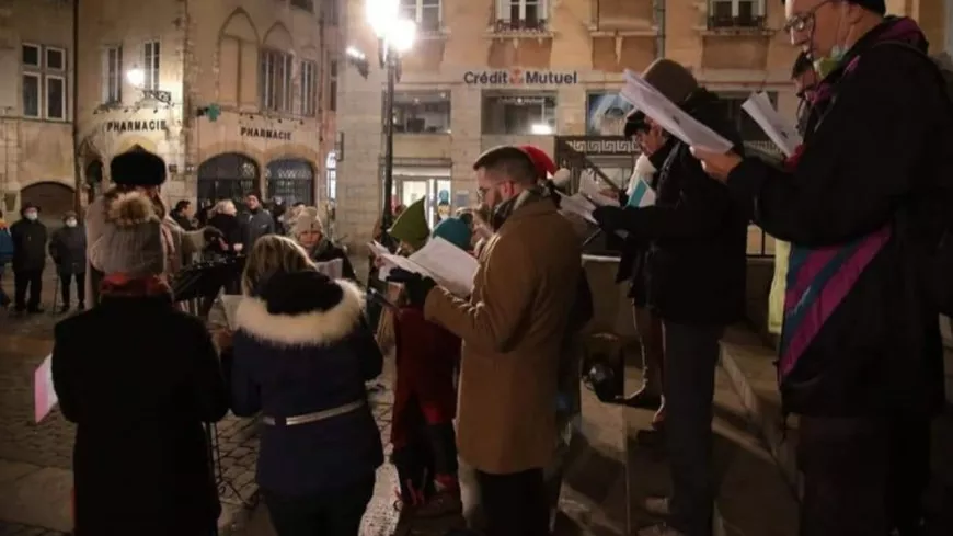 Lyon : une chorale de rue pour chanter Noël