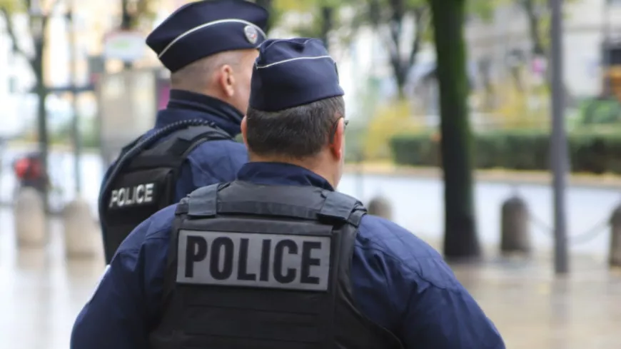 Près de Lyon : trois mineurs volent un magasin et frappent une employée pour s’enfuir