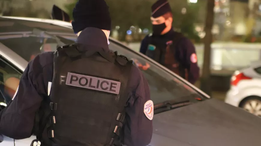 Près de Lyon : les policiers évitent de se faire renverser par un chauffard la nuit de la Saint-Sylvestre