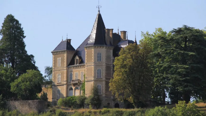 Près de Lyon : le château de Malval dans le Beaujolais victime d’un incendie