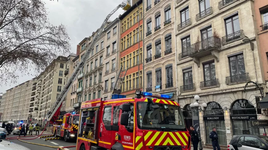 Lyon : un fumigène a déclenché l’incendie du quai Saint-Antoine mardi 