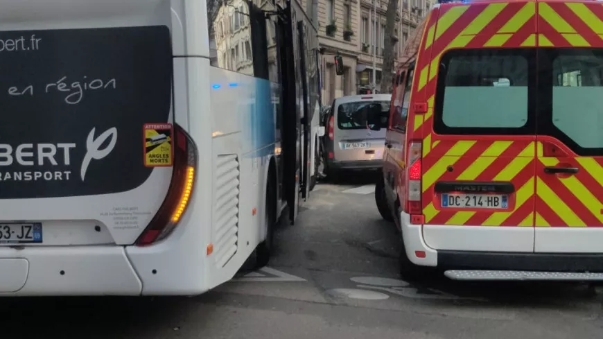 Lyon : car contre voiture dans le 3e arrondissement