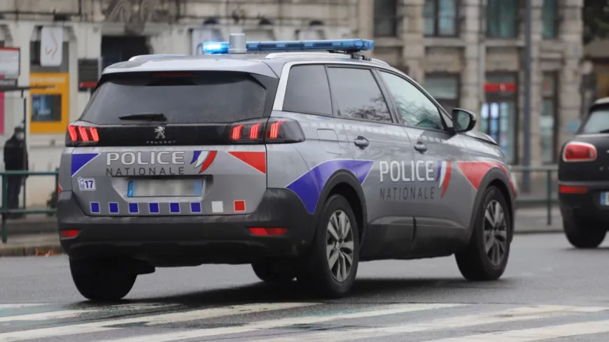 Près de Lyon : la police l’interpelle pour rodéo urbain et trouve plusieurs véhicules volés chez lui