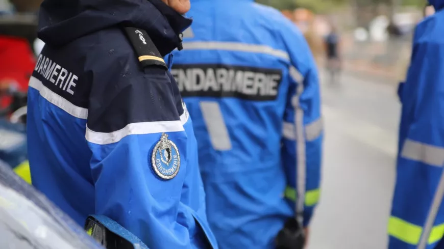 Près de Lyon : un gendarme percuté par un automobiliste, quatre interpellations réalisées
