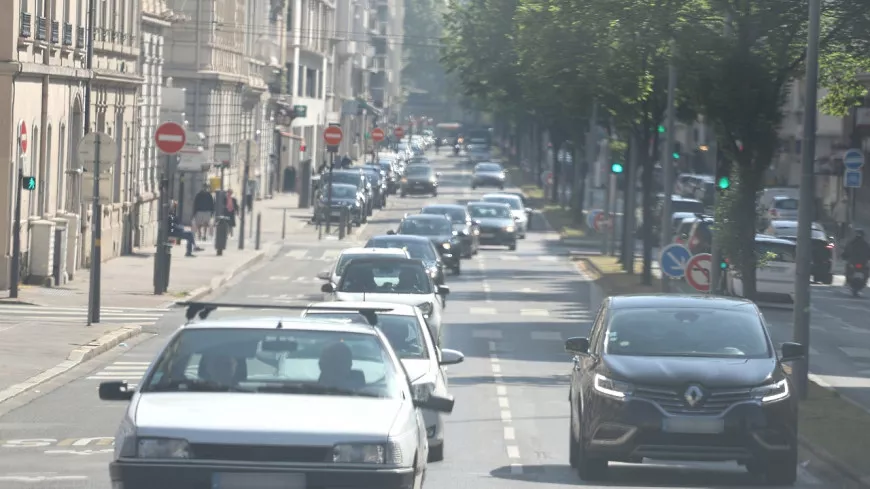Pollution à Lyon : la circulation différenciée exclura les véhicules Crit’Air 3 ce lundi