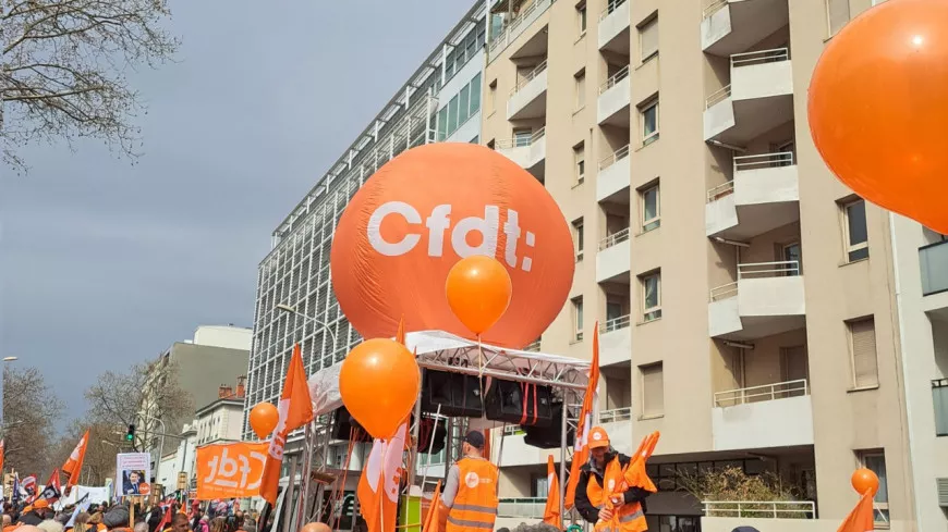 Banderole contre la réforme des retraites retirée des grilles de la mairie de Lyon : la CFDT demande à Grégory Doucet de soutenir ses agents grévistes