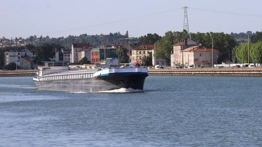 Après trois semaines de blocage entre Lyon et Marseille, le trafic fluvial sur le Rhône reprend