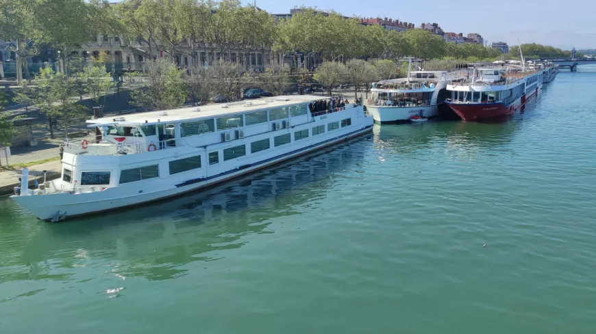 Lyon : des bornes électriques pour les bateaux de croisière sur les quais de Rhône et Saône