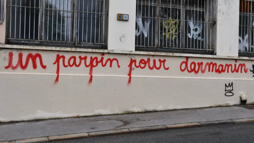 Lyon : les tags anti-Darmanin enlevés en catastrophe pour la venue du ministre ? (Màj)