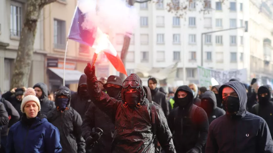 Emmanuel Macron à Lyon : les opposants attaquent le périmètre de sécurité devant la justice