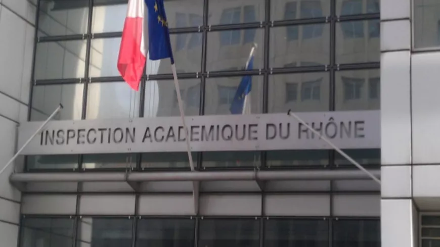 Lyon : rassemblement devant le rectorat pour le retrait du pacte enseignant