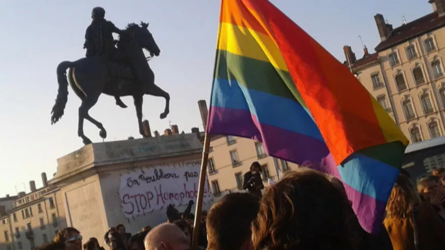 Mois des fiertés : les drapeaux LGBTQIA+ de la mairie du 3e arrondissement de Lyon arrachés et volés